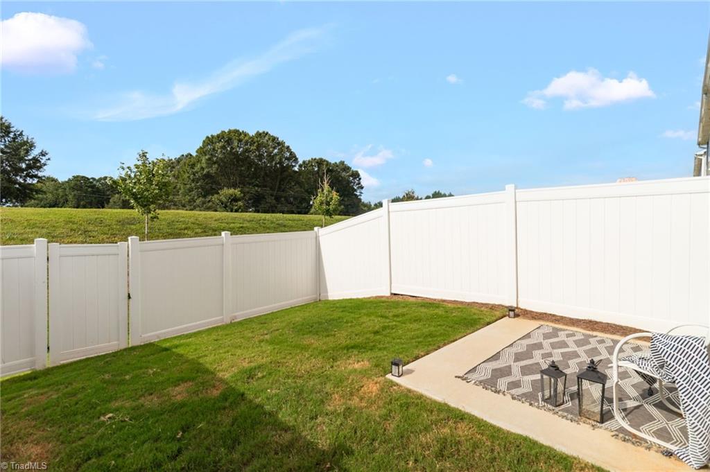 Photo of 1196 Evelynnview Lane, Kernersville, NC 27284 (MLS # 1229474)