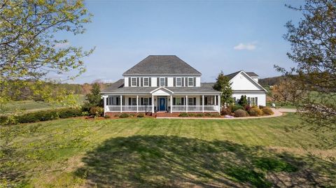 Homes For Sale - 363 Kiger Road<br/> Pinnacle, NC 27043