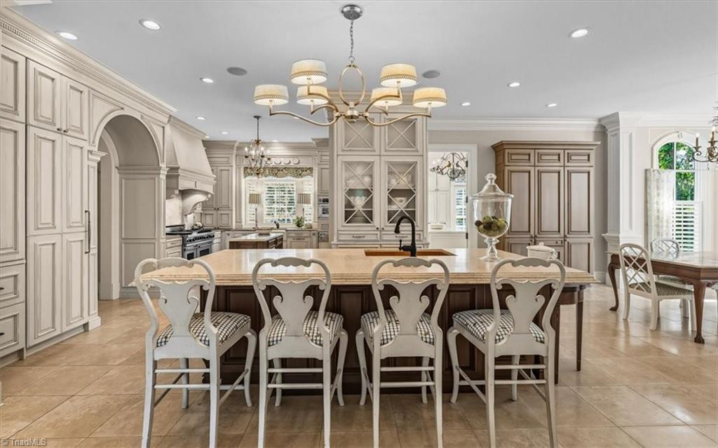 Greensboro, North Carolina 27408, United States, 6 Bedrooms Bedrooms, ,7 BathroomsBathrooms,Residential,Active,216272