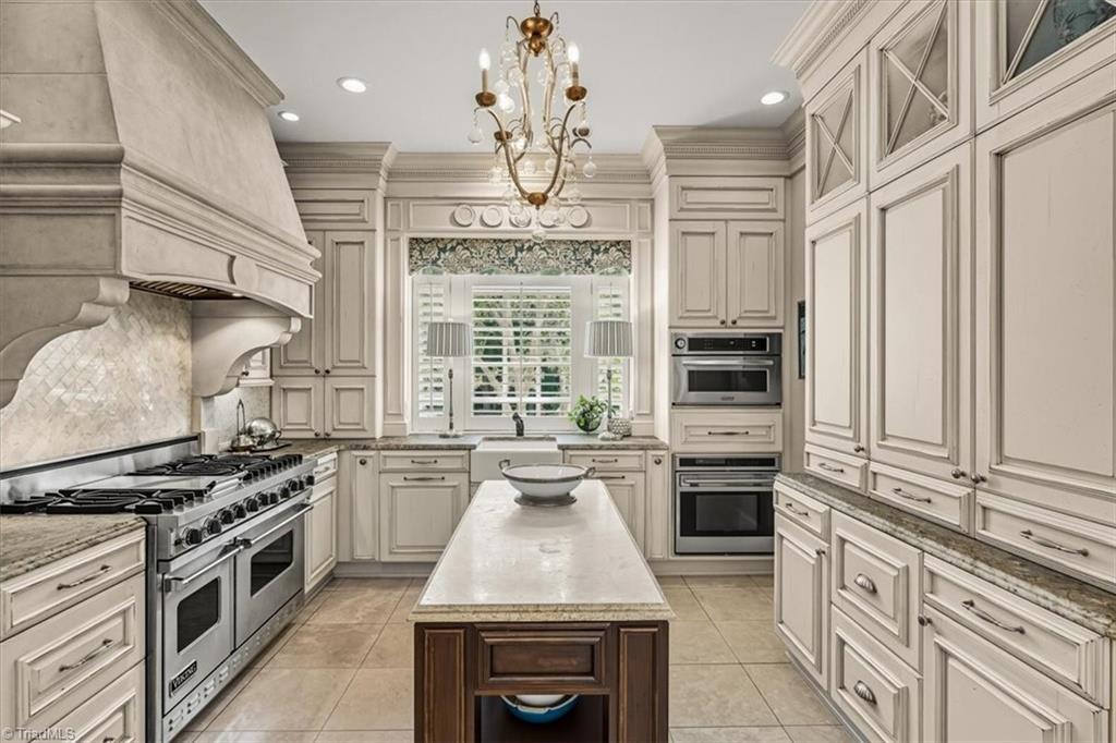 Greensboro, North Carolina 27408, United States, 6 Bedrooms Bedrooms, ,7 BathroomsBathrooms,Residential,Active,216272