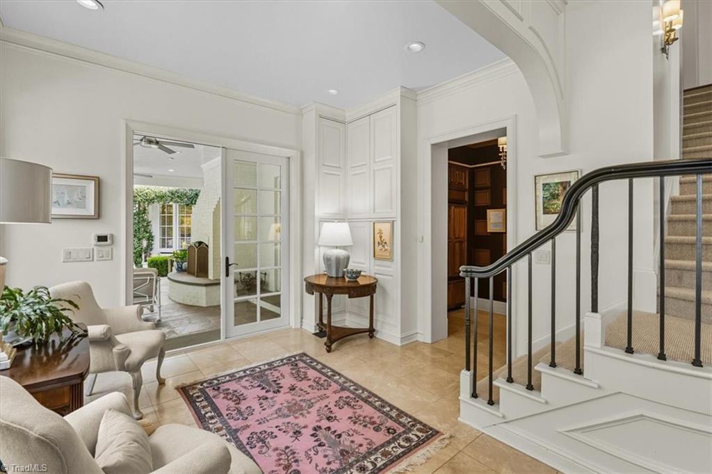 Greensboro, North Carolina 27408, United States, 6 Bedrooms Bedrooms, ,7 BathroomsBathrooms,Residential,Active,216272