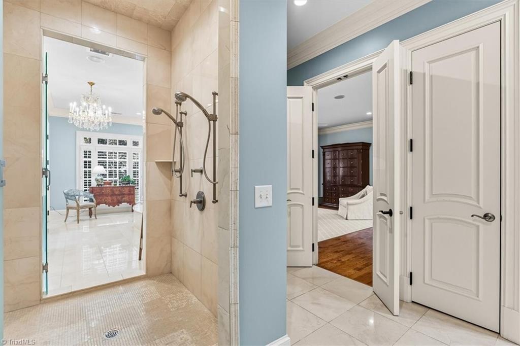 Greensboro, North Carolina 27408, United States, 6 Bedrooms Bedrooms, ,7 BathroomsBathrooms,Residential,Active,216272