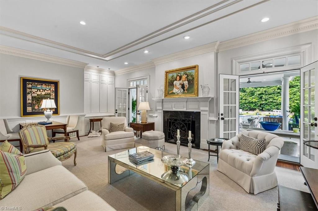 Greensboro, North Carolina 27408, United States, 6 Bedrooms Bedrooms, ,7 BathroomsBathrooms,Residential,Active,216272