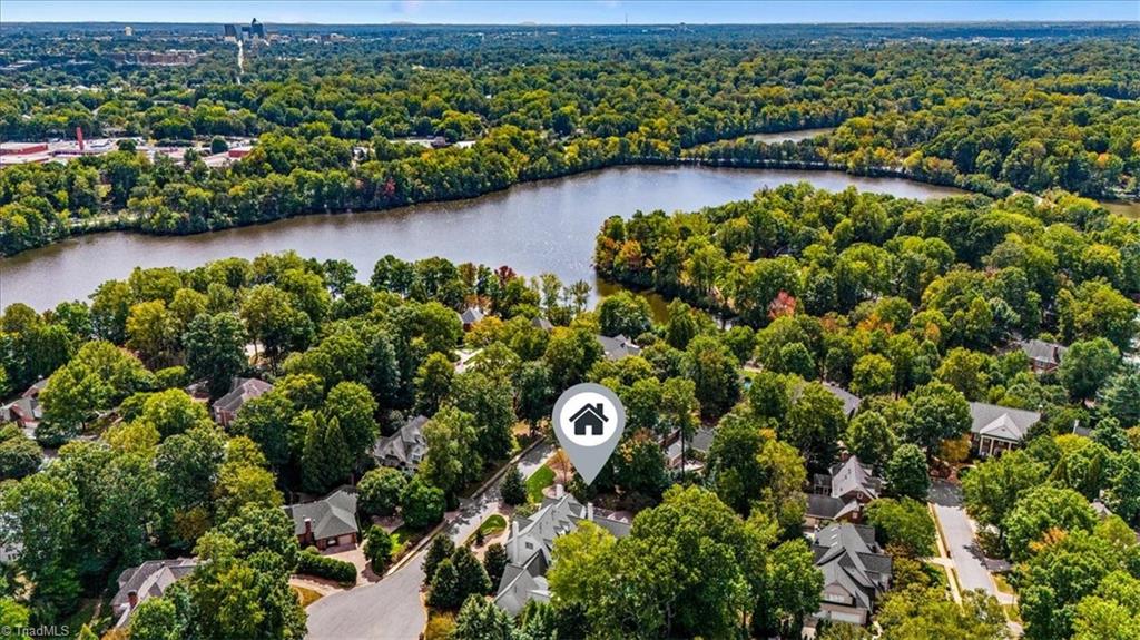 Greensboro, North Carolina 27408, United States, 6 Bedrooms Bedrooms, ,7 BathroomsBathrooms,Residential,Active,216272