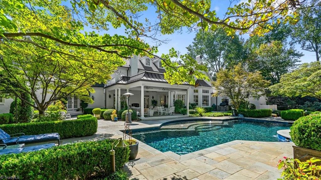 Greensboro, North Carolina 27408, United States, 6 Bedrooms Bedrooms, ,7 BathroomsBathrooms,Residential,Active,216272