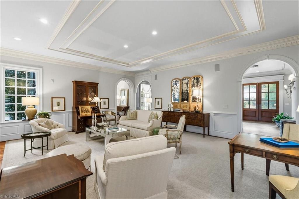 Greensboro, North Carolina 27408, United States, 6 Bedrooms Bedrooms, ,7 BathroomsBathrooms,Residential,Active,216272