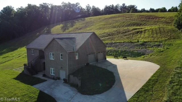 2093 Champion Road, photo 5 of 49
