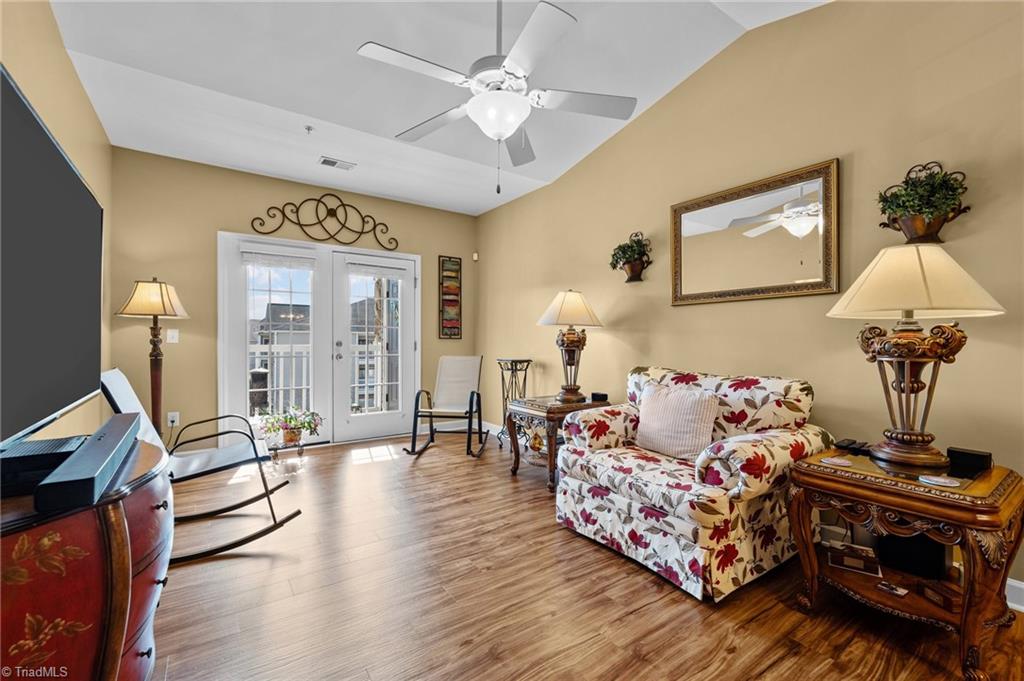7104 Friendly Avenue #311, Greensboro, North Carolina image 11