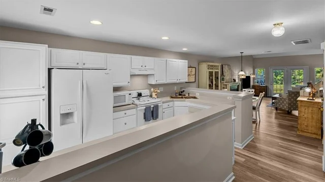 820 Creek Crossing Trail, photo 4 of 48
