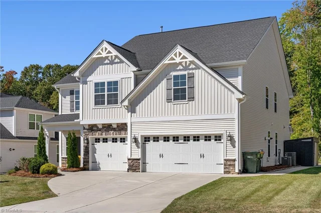 1005 Woodview Ridge Trail, photo 3 of 49
