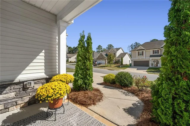 1005 Woodview Ridge Trail, photo 5 of 49