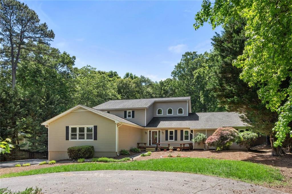 3537 North Lakeshore Drive, Clemmons, North Carolina image 1