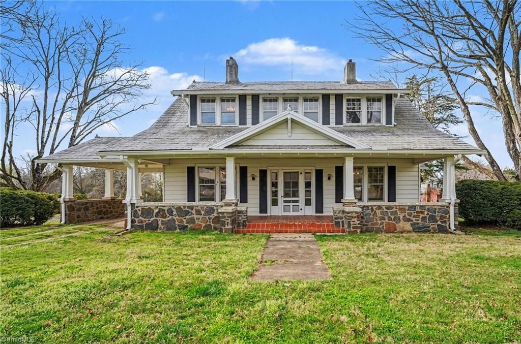 Photo of 402 E Main Street, Boonville, NC 27011 (MLS # 1211826)