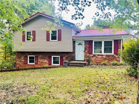 Homes For Sale - 270 Woodcreek Drive<br/> Surry County, Mount Airy, NC 27030