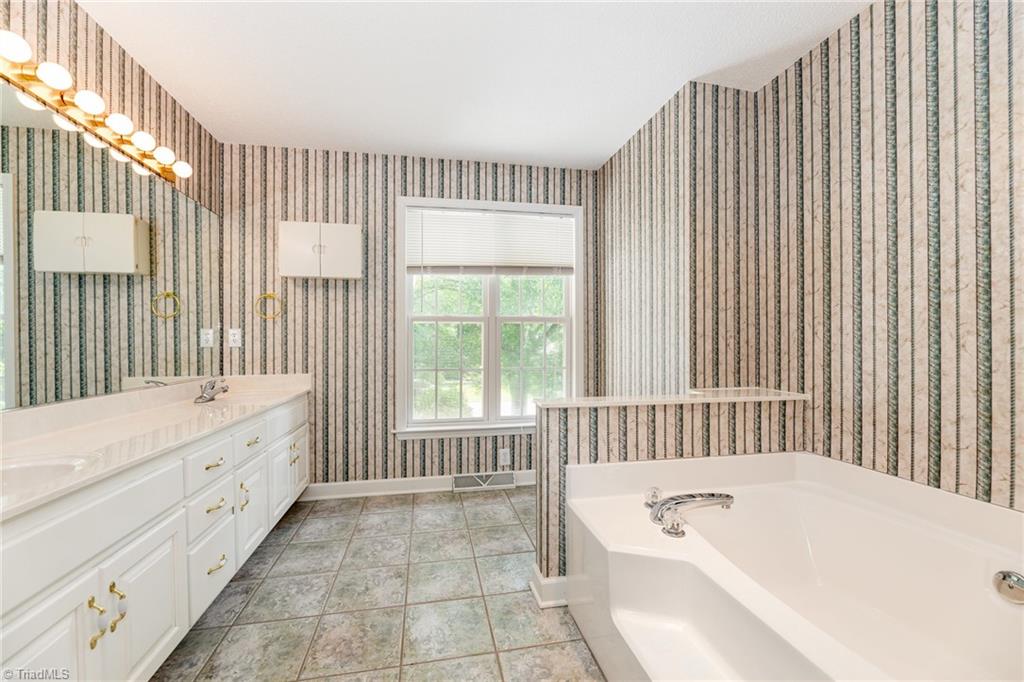 105 Ivorhing Court, Kernersville, North Carolina image 15