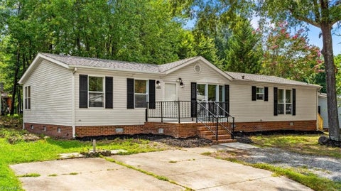 Mobile Home For Sale - 5503 Bridgeview Drive<br/> Guilford County, Greensboro, NC 27406