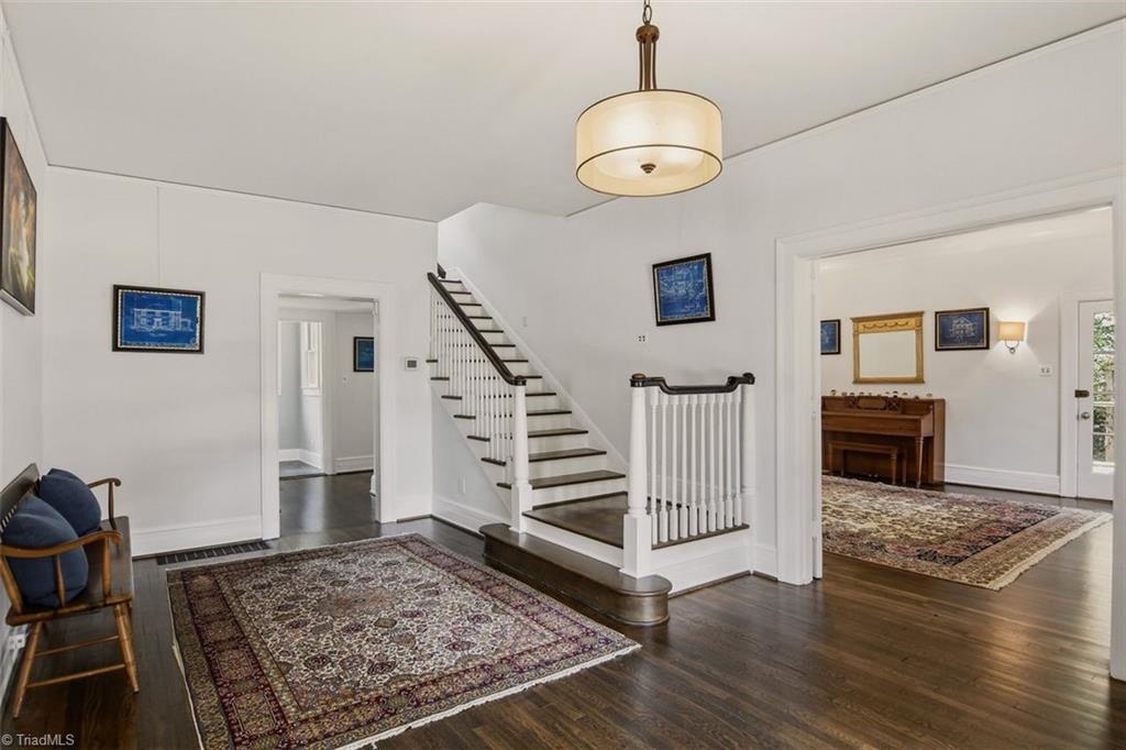 Photo of 419 N Stratford Road, Winston-Salem, NC 27104 (MLS # 1224788)