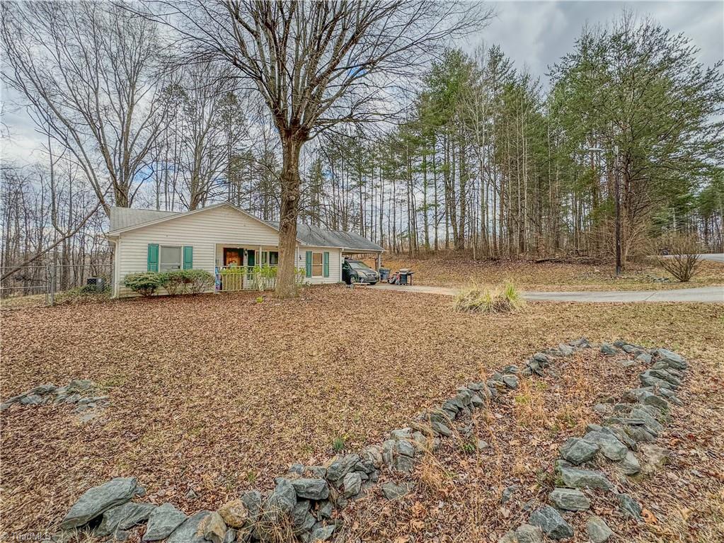 5761 Davis Road, Walkertown, North Carolina image 2