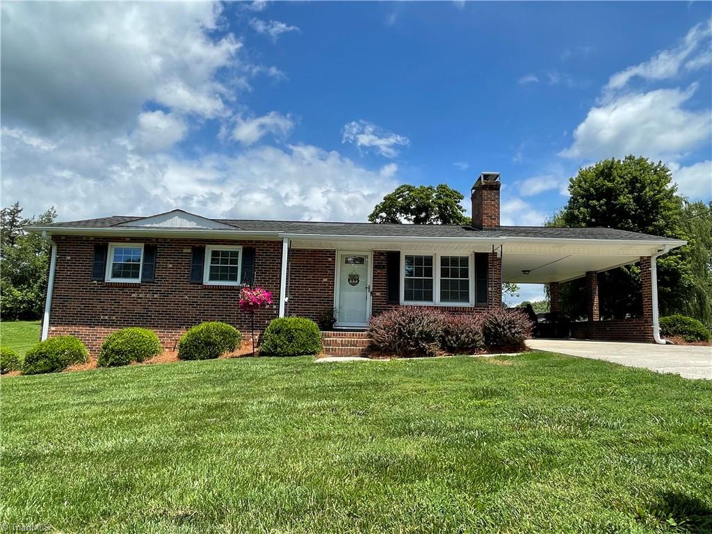 1026 Christian Drive, Pinnacle, North Carolina image 1