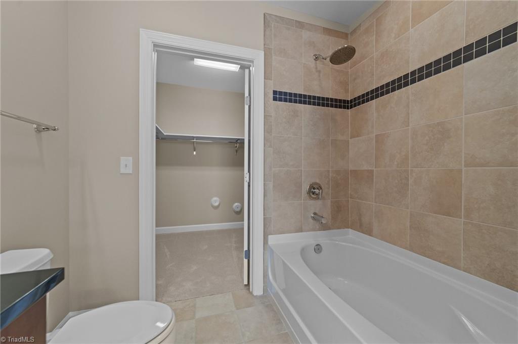 201 N Elm Street #703, Greensboro, North Carolina image 36
