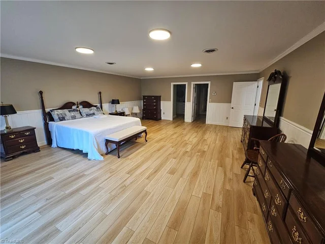 143- James Street, photo 5 of 45