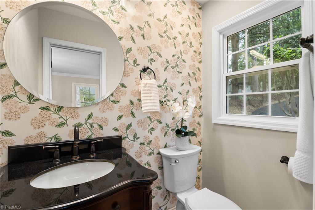 Winston-Salem, North Carolina 27106, United States, 3 Bedrooms Bedrooms, ,3 BathroomsBathrooms,Residential,Active,188174