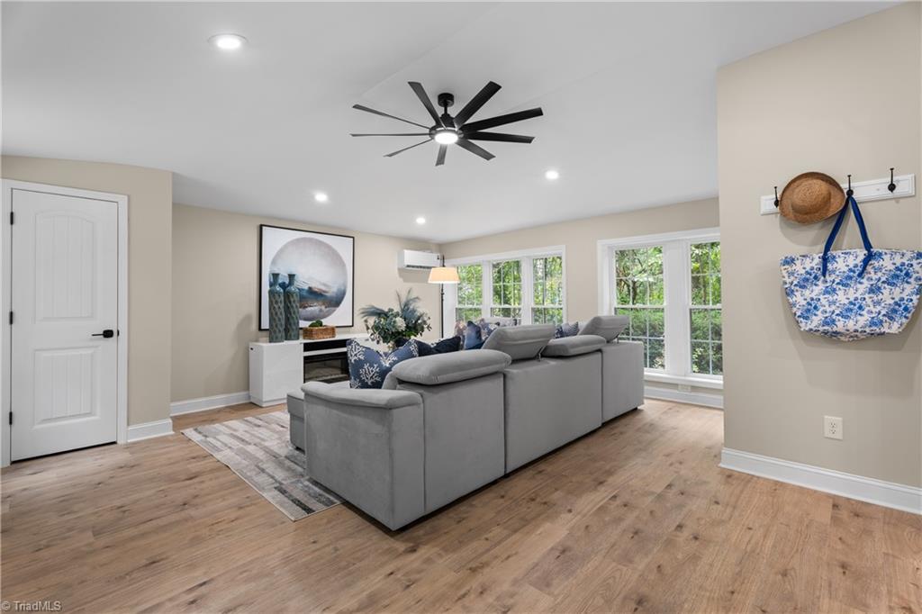 Winston-Salem, North Carolina 27106, United States, 3 Bedrooms Bedrooms, ,3 BathroomsBathrooms,Residential,Active,188174