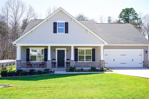 8652 Stone Valley Drive, Clemmons, NC 27012 - #: 1137344
