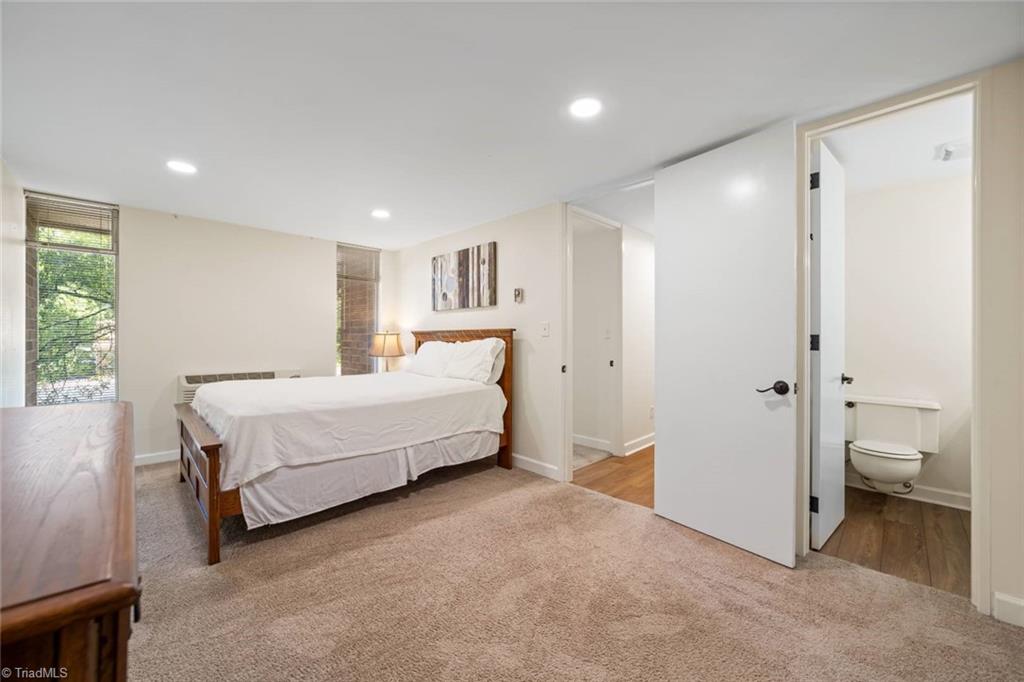 Winston-Salem, North Carolina 27103, United States, 2 Bedrooms Bedrooms, ,2 BathroomsBathrooms,Residential,Active,150522