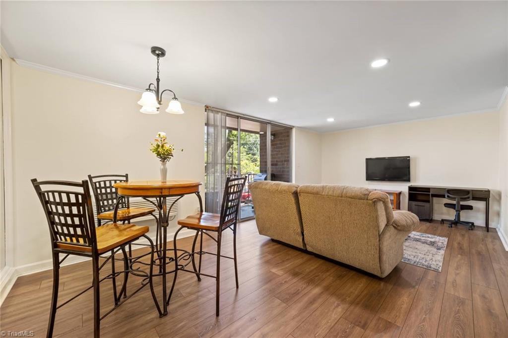 Winston-Salem, North Carolina 27103, United States, 2 Bedrooms Bedrooms, ,2 BathroomsBathrooms,Residential,Active,150522