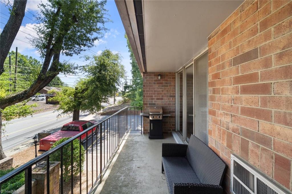 Winston-Salem, North Carolina 27103, United States, 2 Bedrooms Bedrooms, ,2 BathroomsBathrooms,Residential,Active,150522