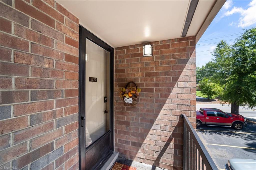 Winston-Salem, North Carolina 27103, United States, 2 Bedrooms Bedrooms, ,2 BathroomsBathrooms,Residential,Active,150522