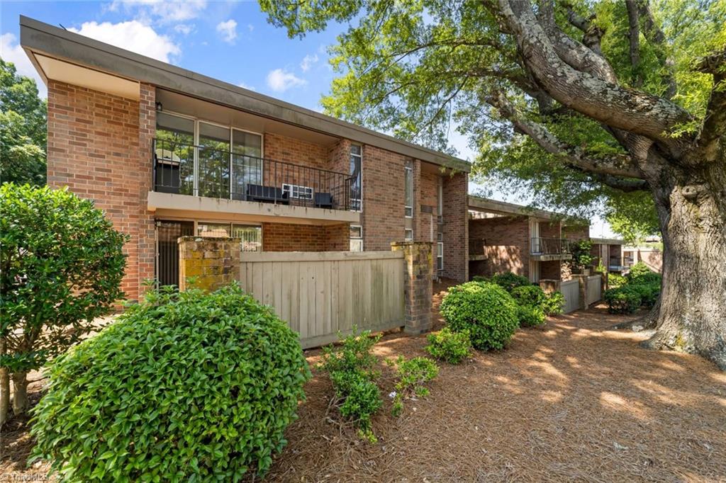 Winston-Salem, North Carolina 27103, United States, 2 Bedrooms Bedrooms, ,2 BathroomsBathrooms,Residential,Active,150522