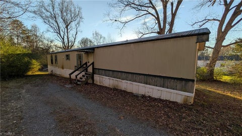 Mobile Home For Rent - 5260 Brookgreen Road<br/> Randolph County, Ramseur, NC 27316
