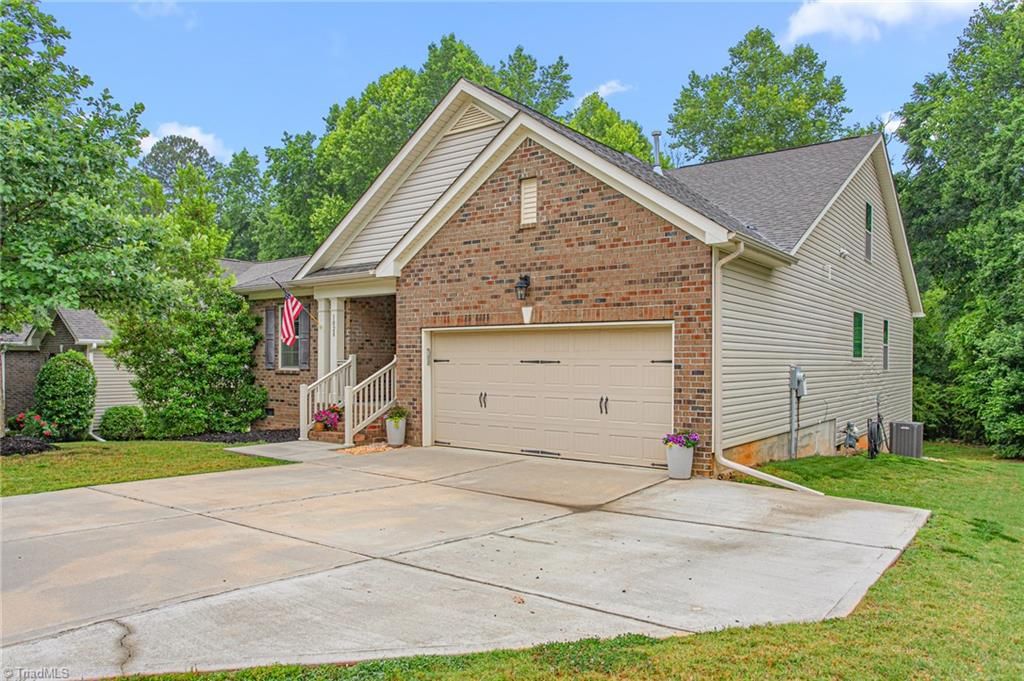 Photo of 1028 Longleaf Pine Place, Mebane, NC 27302 (MLS # 1220586)