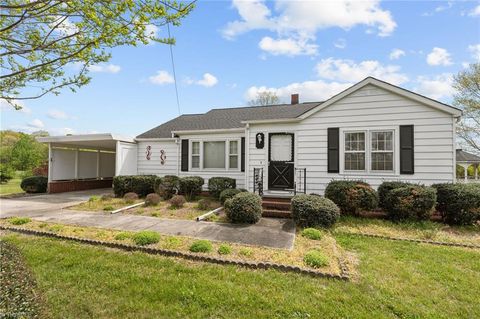 6857 US Highway 158 Stokesdale NC 27357