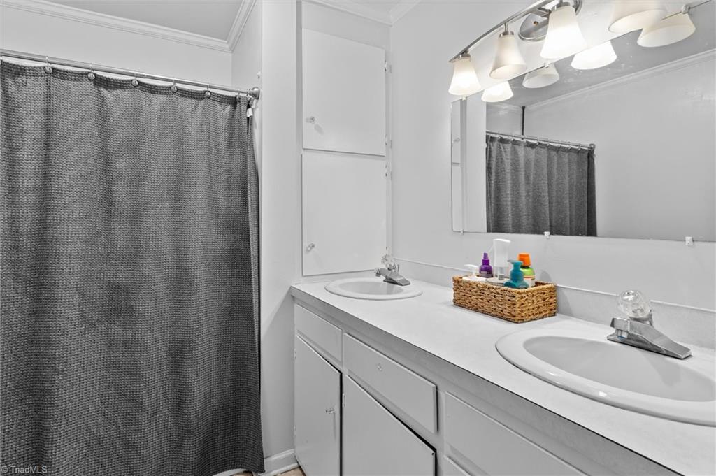 1755 Madison Avenue, Mount Airy, North Carolina image 18