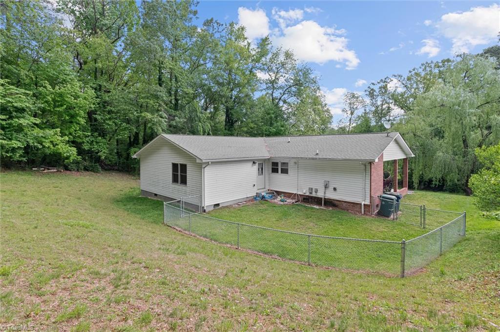 1755 Madison Avenue, Mount Airy, North Carolina image 23