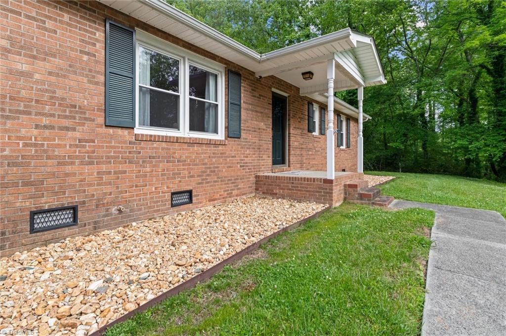 1755 Madison Avenue, Mount Airy, North Carolina image 3
