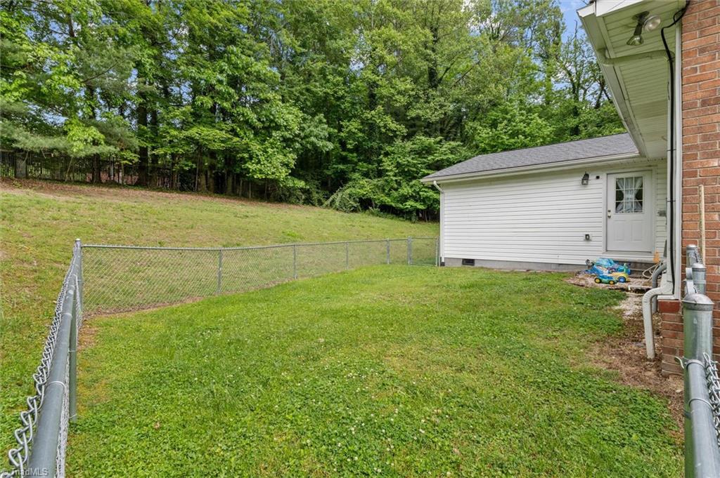 1755 Madison Avenue, Mount Airy, North Carolina image 22