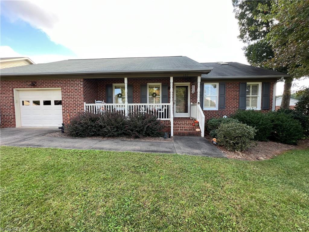 102 Forrest Oaks Drive, King, North Carolina image 2