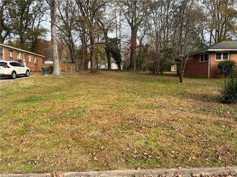 1731 Pichard Street Greensboro NC 27401