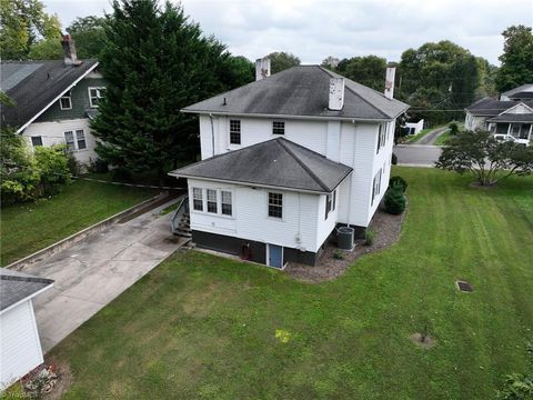 A home in Mount Airy