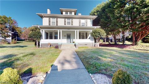 A home in Mount Airy