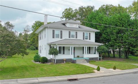 A home in Mount Airy