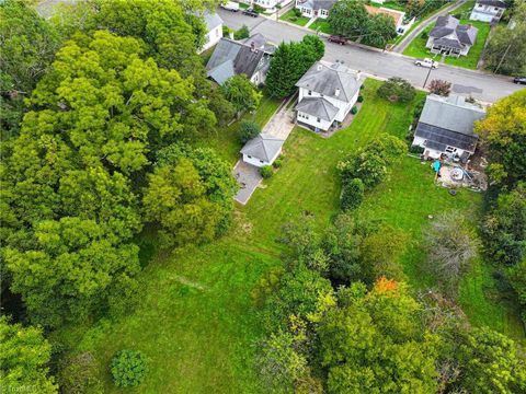 A home in Mount Airy