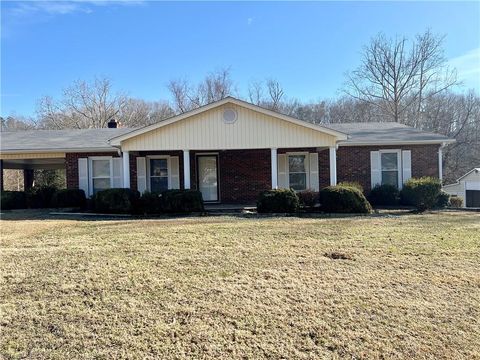 A home in Mount Airy