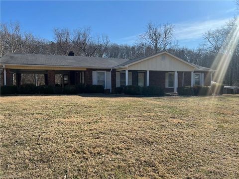 A home in Mount Airy