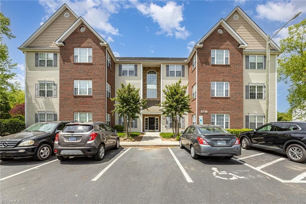 Photo of 3710 Spanish Peak Drive #2D, High Point, NC 27265 (MLS # 1208240)