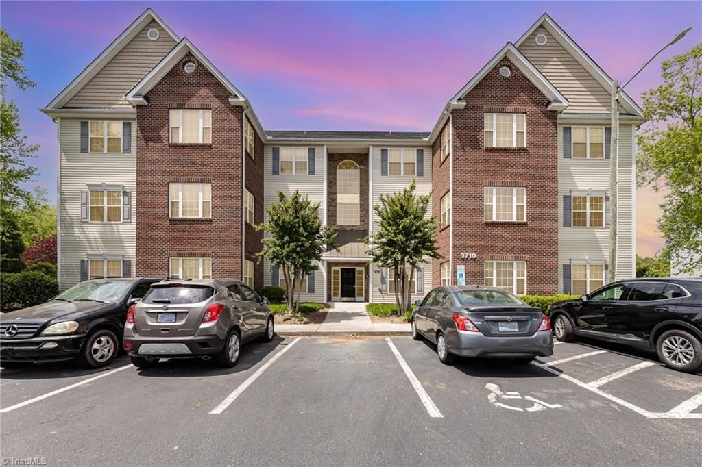 Photo of 3710 Spanish Peak Drive #2D, High Point, NC 27265 (MLS # 1208240)